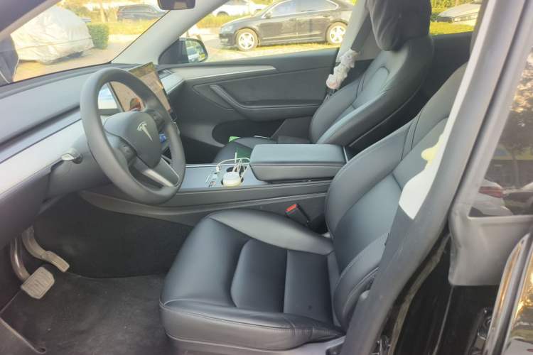 Used Tesla Model Y 2023 Rear-Wheel-Drive Version Left Front Seat