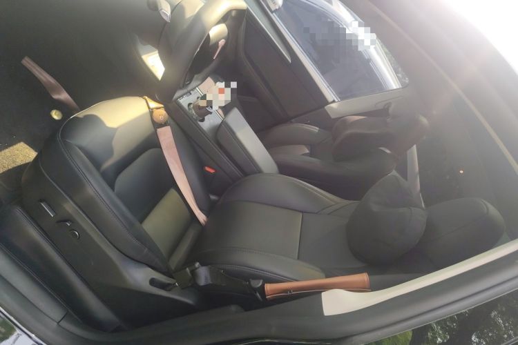 Used Tesla Model Y 2023 Long-Range All-Wheel-Drive Version Left Front Seat