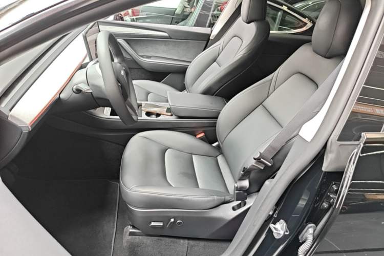 Used Tesla Model Y 2023 Rear-Wheel-Drive Version Left Front Seat