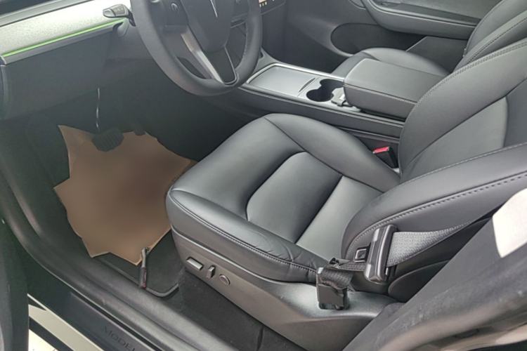 Used Tesla Model Y 2023 Rear-Wheel-Drive Version Left Front Seat
