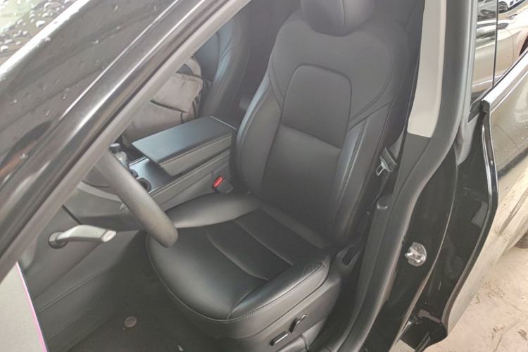 Used Tesla Model Y 2023 High-Performance All-Wheel-Drive Version Left Front Seat