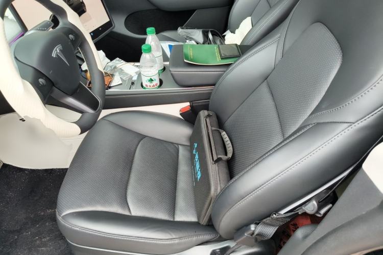 Used Tesla Model Y 2023 Rear-Wheel-Drive Version Left Front Seat