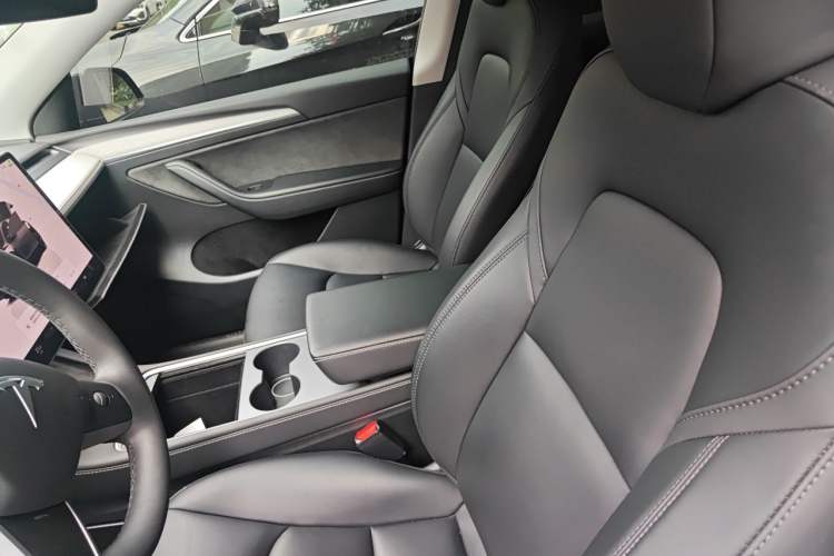 Used Tesla Model Y 2023 Rear-Wheel-Drive Version Left Front Seat