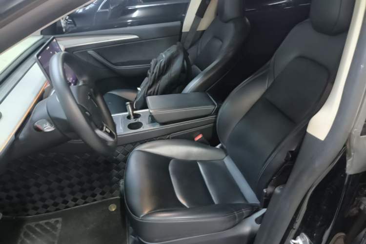 Used Tesla Model Y 2023 Rear-Wheel-Drive Version Left Front Seat