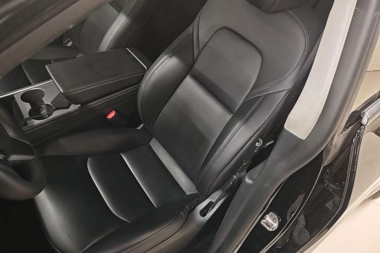 Used Tesla Model Y 2023 Rear-Wheel-Drive Version Left Front Seat
