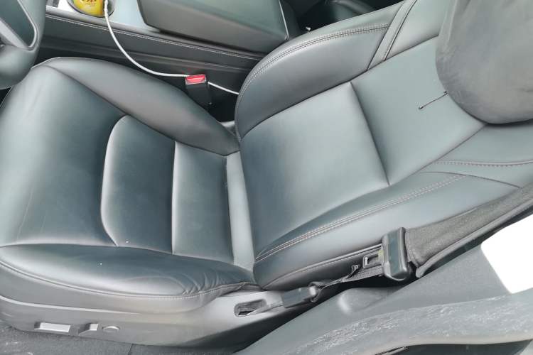 Used Tesla Model Y 2023 Rear-Wheel-Drive Version Left Front Seat