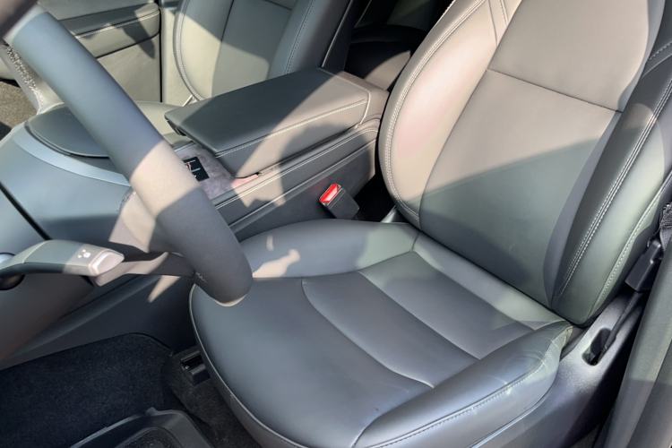 Used Tesla Model Y 2023 Rear-Wheel-Drive Version Left Front Seat