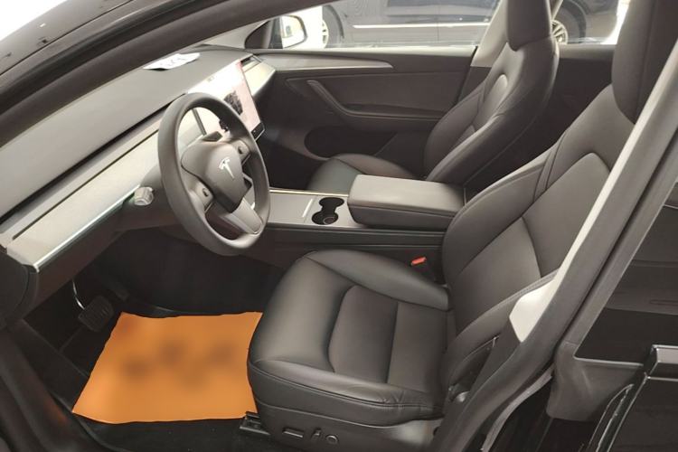 Used Tesla Model Y 2023 Rear-Wheel-Drive Version Left Front Seat