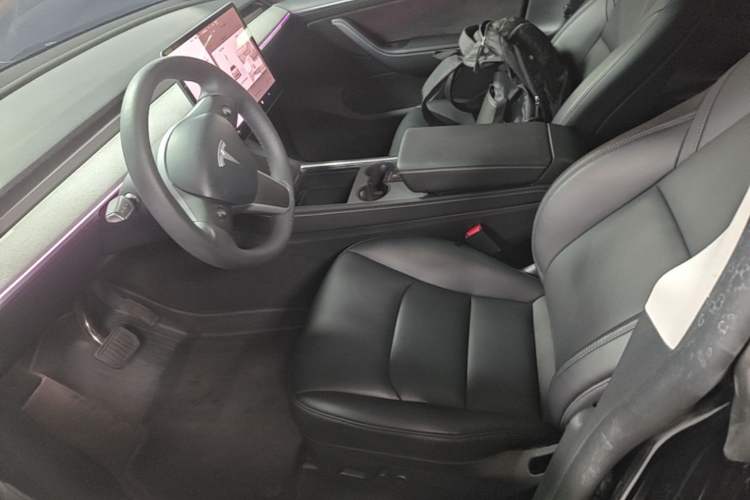 Used Tesla Model Y 2023 Rear-Wheel-Drive Version Left Front Seat
