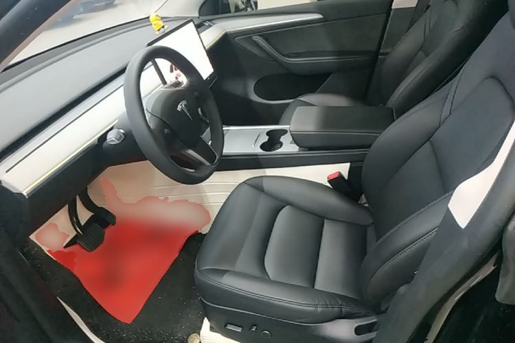 Used Tesla Model Y 2023 Rear-Wheel-Drive Version Left Front Seat