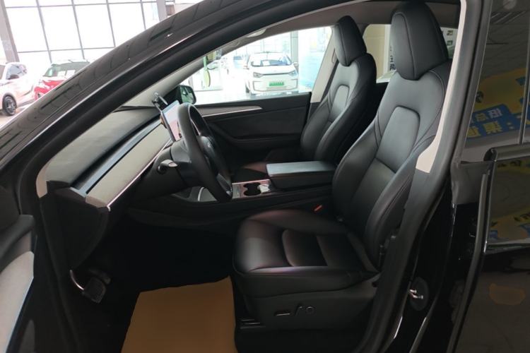 Used Tesla Model Y 2023 Rear-Wheel-Drive Version Left Front Seat