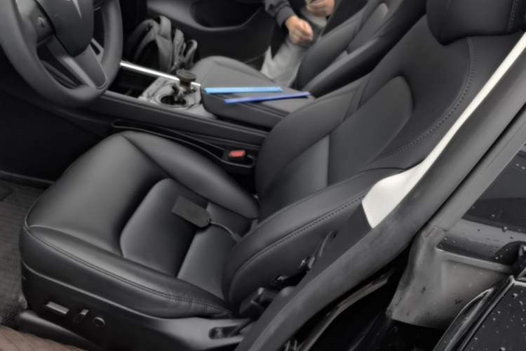 Used Tesla Model Y 2023 Rear-Wheel-Drive Version Left Front Seat