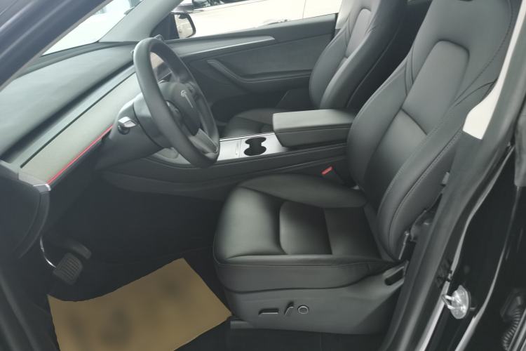 Used Tesla Model Y 2023 Rear-Wheel-Drive Version Left Front Seat