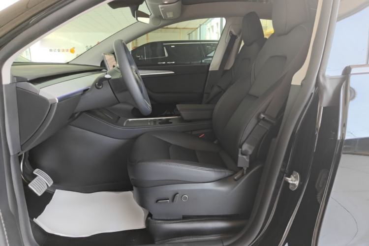 Used Tesla Model Y 2023 Rear-Wheel-Drive Version Left Front Seat