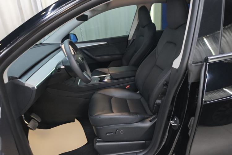Used Tesla Model Y 2023 Rear-Wheel-Drive Version Left Front Seat