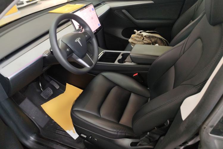 Used Tesla Model Y 2023 Rear-Wheel-Drive Version Left Front Seat