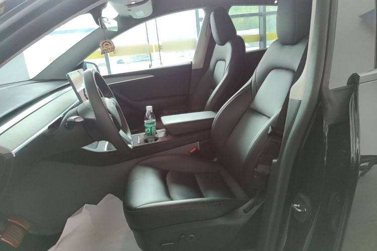 Used Tesla Model Y 2023 Rear-Wheel-Drive Version Left Front Seat