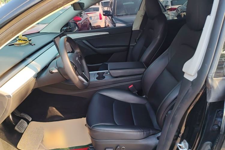 Used Tesla Model Y 2023 Rear-Wheel-Drive Version Left Front Seat
