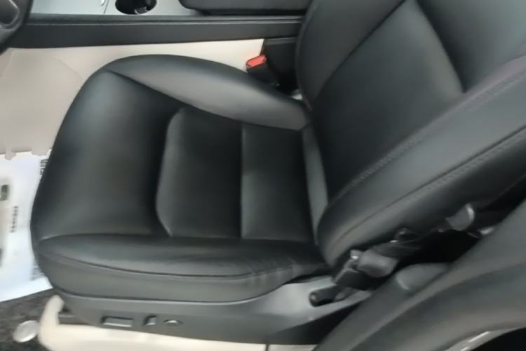 Used Tesla Model Y 2023 Rear-Wheel-Drive Version Left Front Seat