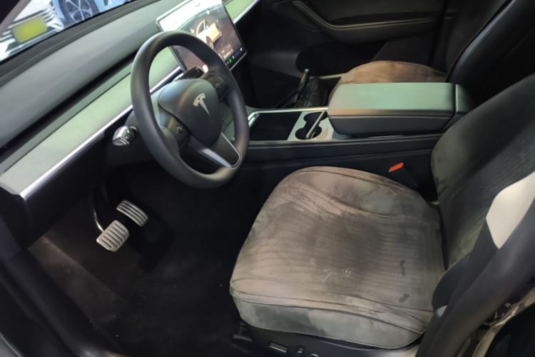 Used Tesla Model Y 2023 Rear-Wheel-Drive Version Left Front Seat