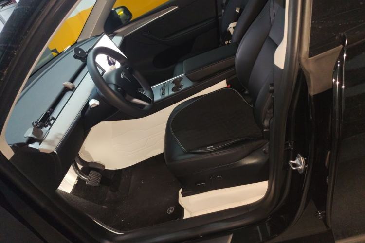 Used Tesla Model Y 2023 Rear-Wheel-Drive Version Left Front Seat