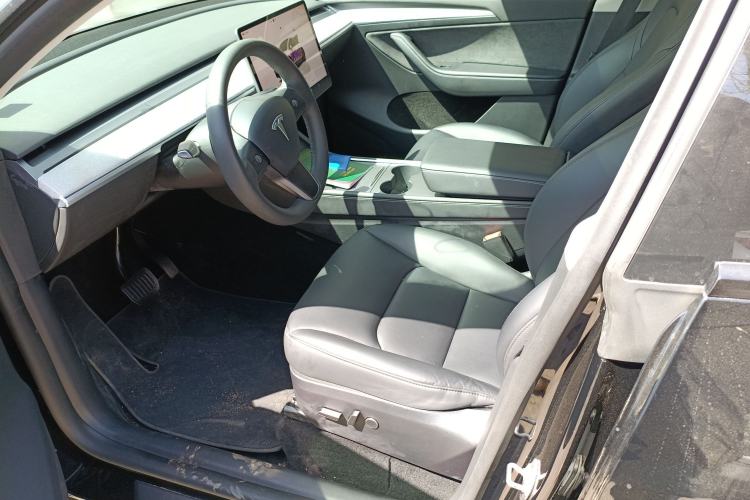 Used Tesla Model Y 2023 Rear-Wheel-Drive Version Left Front Seat