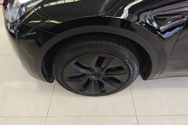 Used Tesla Model Y 2023 Rear-Wheel-Drive Version Left Front Wheel Hub
