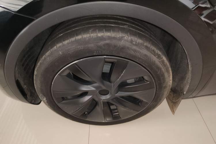 Used Tesla Model Y 2023 Rear-Wheel-Drive Version Left Front Wheel Hub