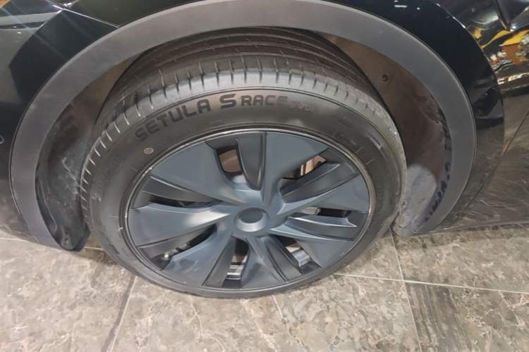 Used Tesla Model Y 2023 Rear-Wheel-Drive Version Left Front Wheel Hub