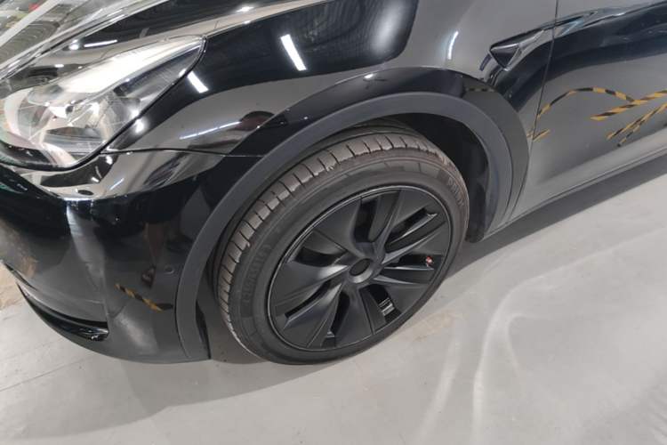Used Tesla Model Y 2023 Rear-Wheel-Drive Version Left Front Wheel Hub