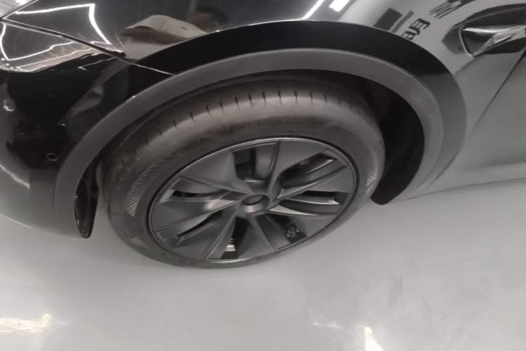 Used Tesla Model Y 2023 Rear-Wheel-Drive Version Left Front Wheel Hub