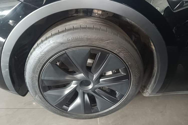 Used Tesla Model Y 2023 Rear-Wheel-Drive Version Left Front Wheel Hub