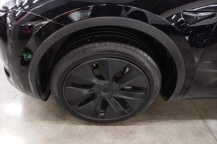 Used Tesla Model Y 2023 Rear-Wheel-Drive Version Left Front Wheel Hub