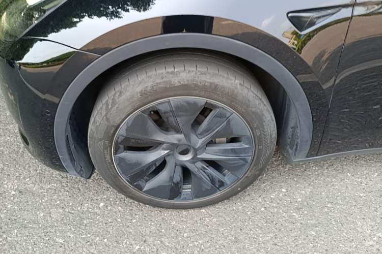 Used Tesla Model Y 2023 Rear-Wheel-Drive Version Left Front Wheel Hub