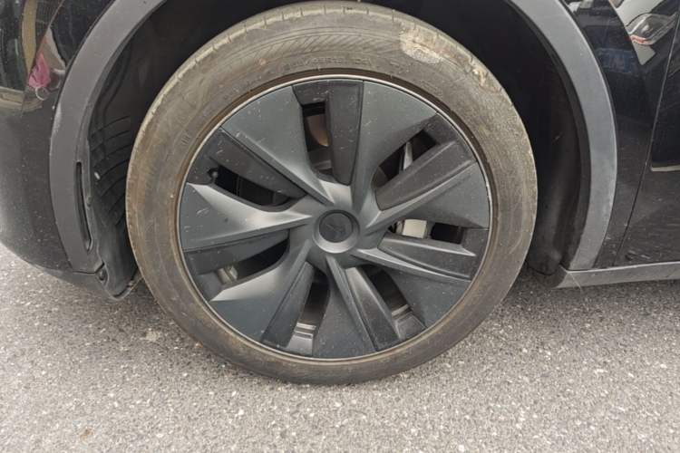 Used Tesla Model Y 2023 Rear-Wheel-Drive Version Left Front Wheel Hub