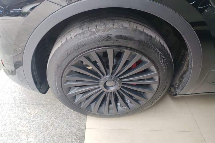Used Tesla Model Y 2023 Rear-Wheel-Drive Version Left Front Wheel Hub