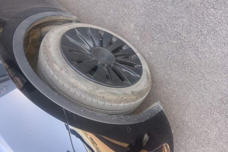 Used Tesla Model Y 2023 Rear-Wheel-Drive Version Left Front Wheel Hub