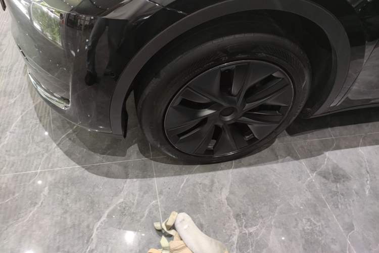 Used Tesla Model Y 2023 Rear-Wheel-Drive Version Left Front Wheel Hub
