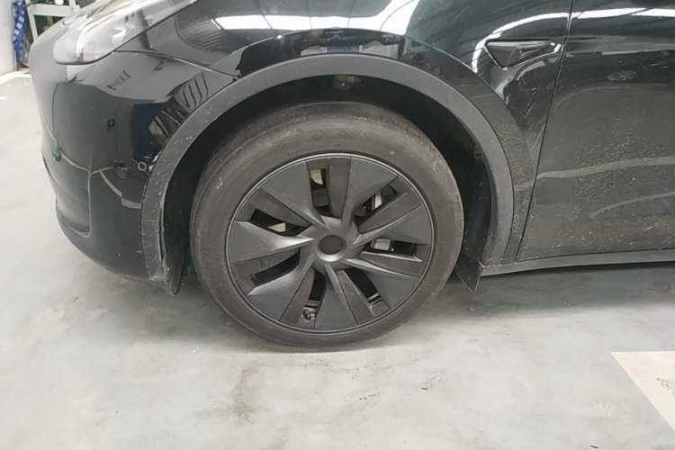 Used Tesla Model Y 2023 Rear-Wheel-Drive Version Left Front Wheel Hub