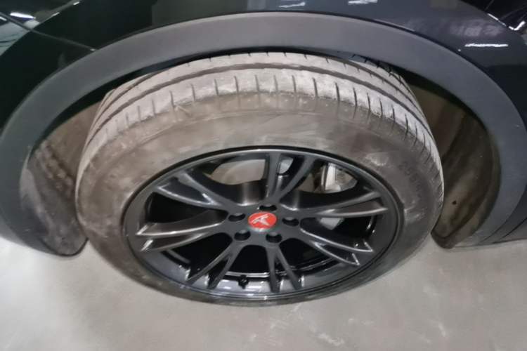 Used Tesla Model Y 2023 Rear-Wheel-Drive Version Left Front Wheel Hub