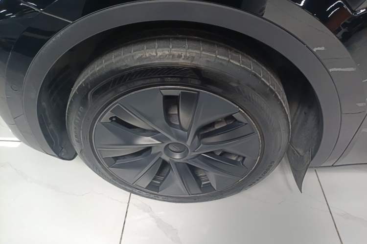 Used Tesla Model Y 2023 Rear-Wheel-Drive Version Left Front Wheel Hub