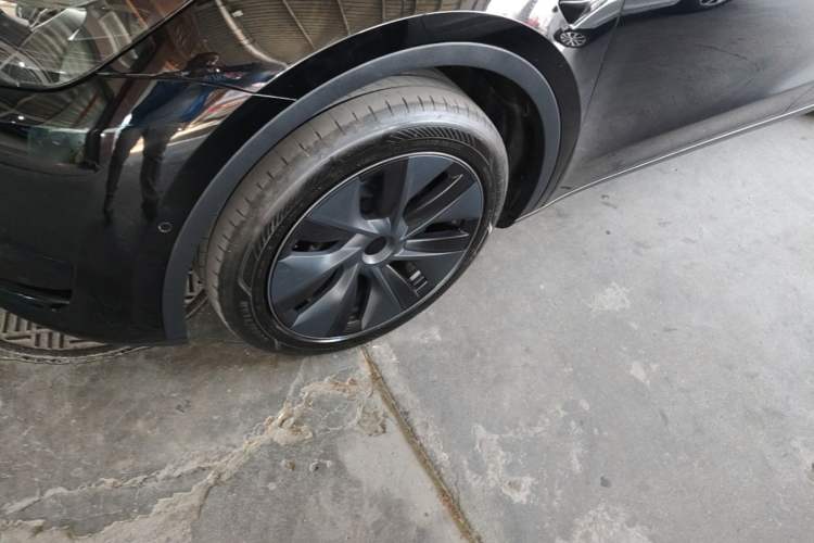 Used Tesla Model Y 2023 Rear-Wheel-Drive Version Left Front Wheel Hub