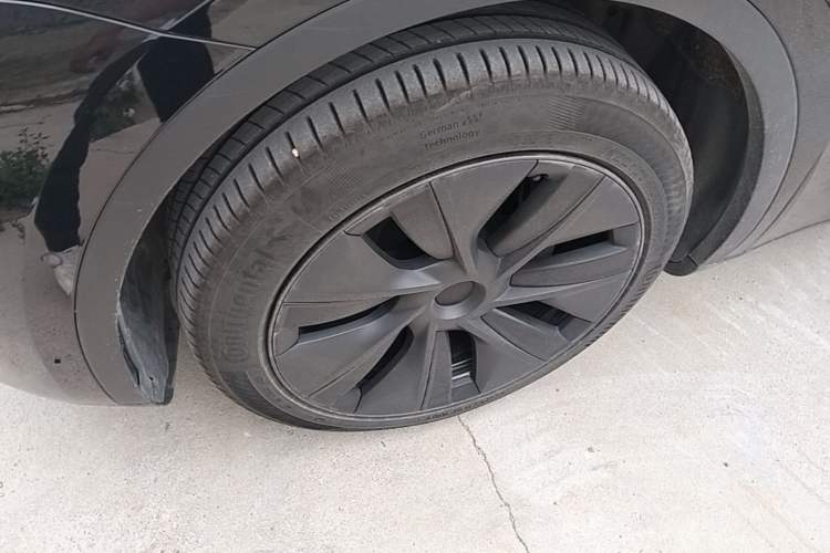 Used Tesla Model Y 2023 Rear-Wheel-Drive Version Left Front Wheel Hub