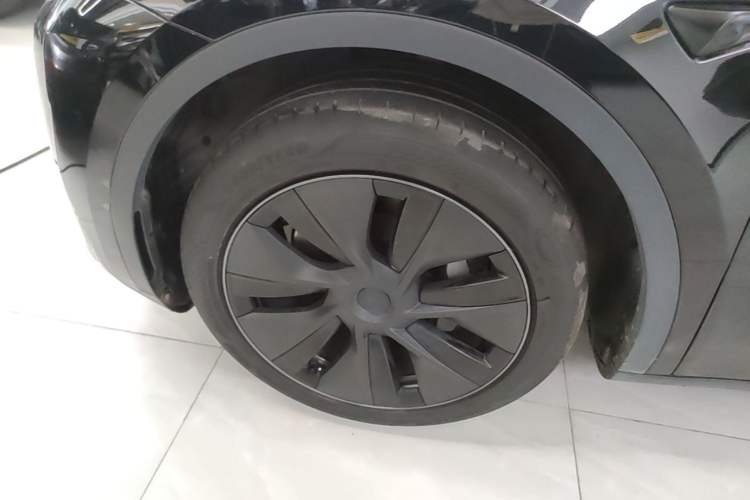 Used Tesla Model Y 2023 Rear-Wheel-Drive Version Left Front Wheel Hub