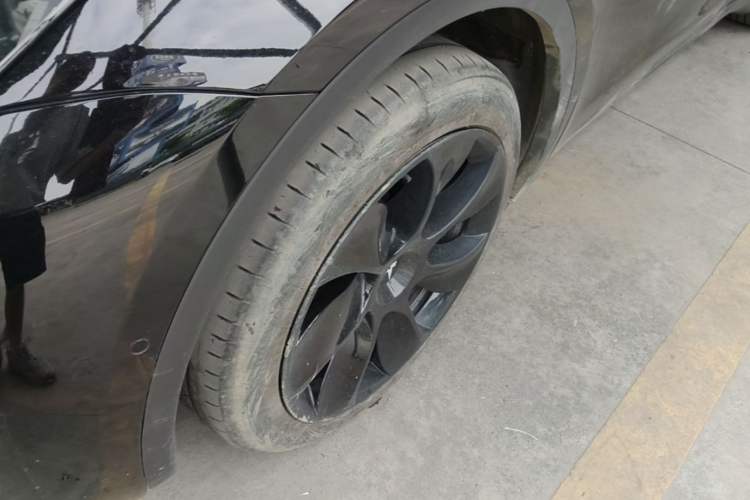 Used Tesla Model Y 2023 Rear-Wheel-Drive Version Left Front Wheel Hub