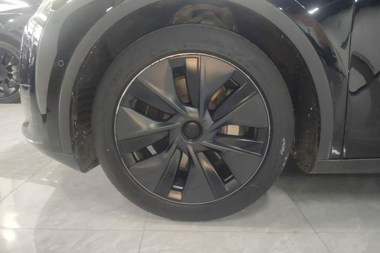 Used Tesla Model Y 2023 Rear-Wheel-Drive Version Left Front Wheel Hub