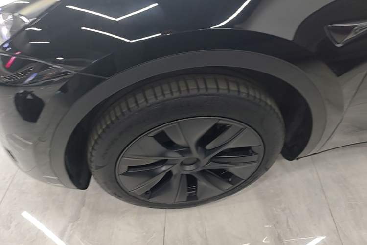 Used Tesla Model Y 2023 Rear-Wheel-Drive Version Left Front Wheel Hub