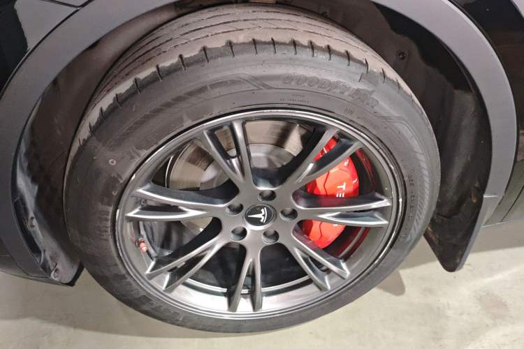 Used Tesla Model Y 2023 Rear-Wheel-Drive Version Left Front Wheel Hub