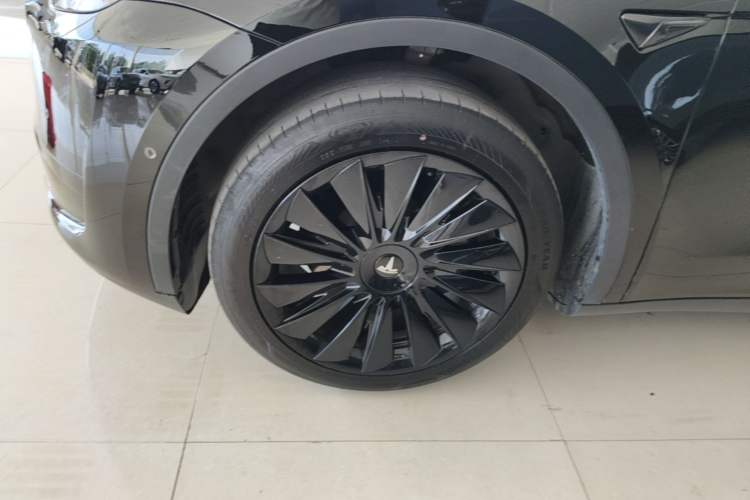 Used Tesla Model Y 2023 Rear-Wheel-Drive Version Left Front Wheel Hub