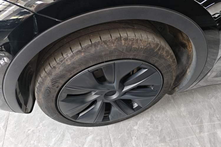 Used Tesla Model Y 2023 Rear-Wheel-Drive Version Left Front Wheel Hub